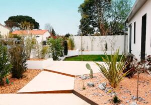 réalisation du jardin d’entrée d’une maison à Cenon